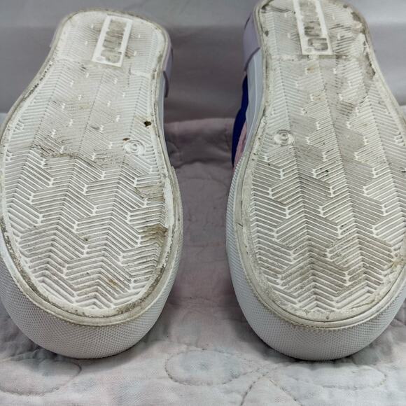 Woman’s Disney stitch size US 6 stitch slip on canvas, tennis shoes - Picture 7 of 9